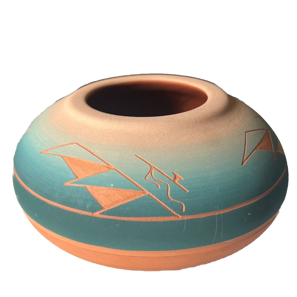 Sioux Native American Pottery Latoka Red Clay Vase Bowl Pot Round